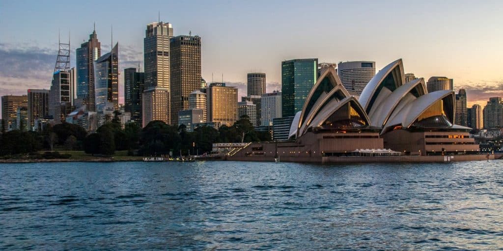 Australia. Vista desde el mar de la ciudad de Sidney, en Australia