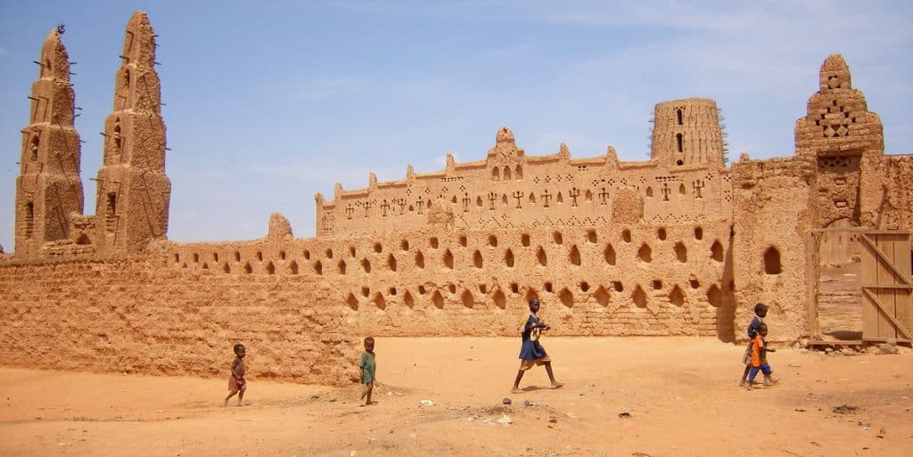 Burkina Faso. Vista de de una de las mezquitas de adobe de Bani, el pueblo de las 7 mezquitas, en Burkina Fasso